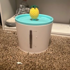 Cat/dog water fountain